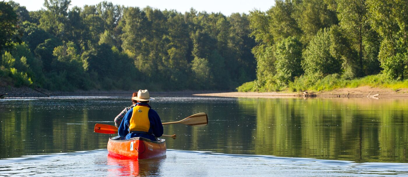 Paddling along the shoreline on Hayden Island